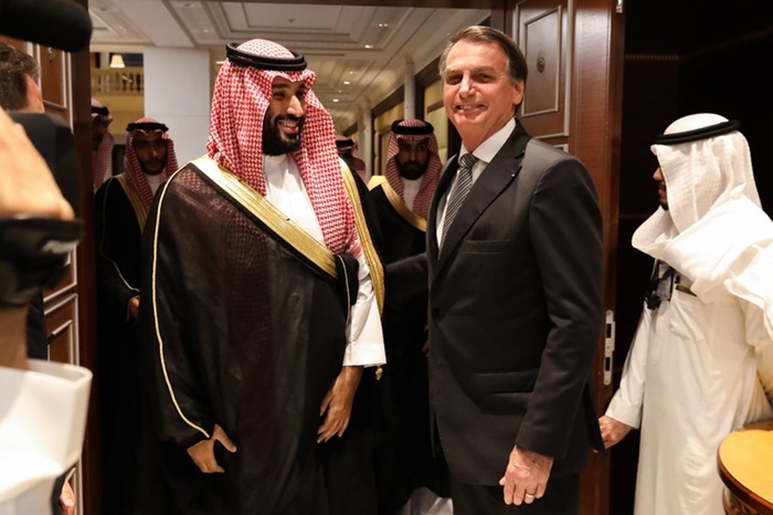 Após encontro com o príncipe herdeiro saudita, Mohammed bin Salman, Bolsonaro reagiu a citação de seu nome por testemunha da morte de Marielle e atacou jornalistas