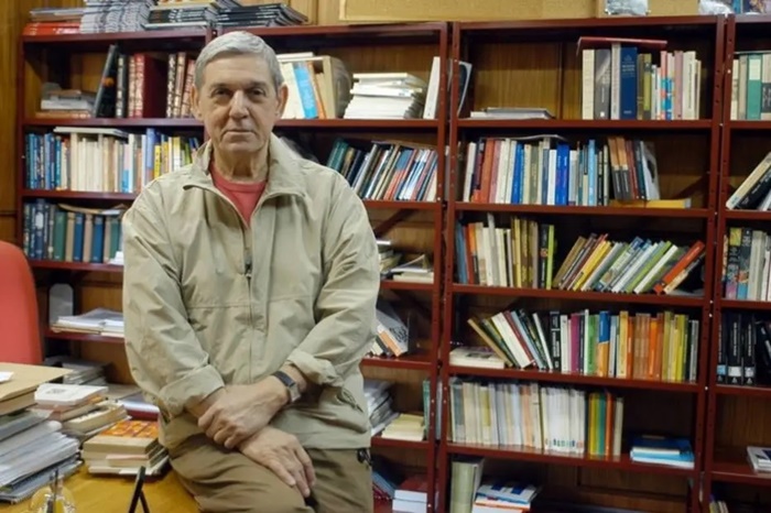 Cientista político, escritor e professor aposentado, Santos deixou livro inédito que desvenda as últimas eleições presidenciais no país