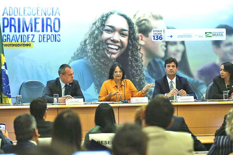A ministra Damares Alves propõe enfrentar o problema com um programa nacional em defesa da abstinência sexual. Durante o lançamento da campanha ao lado do ministro da Saúde, Luiz Henrique Mandetta