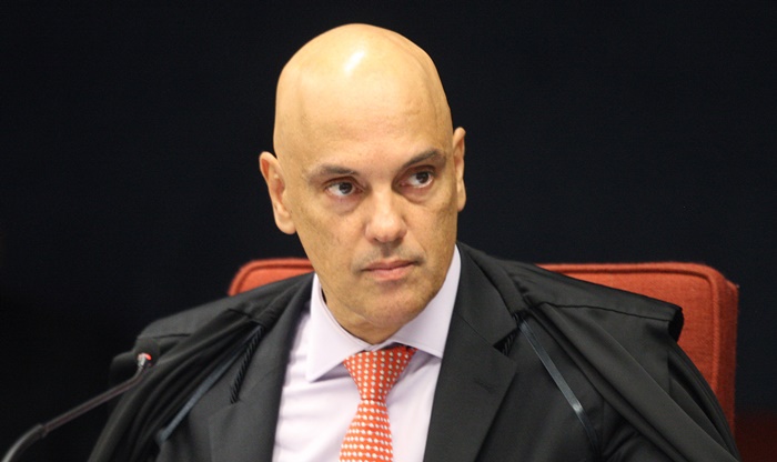 Para Moraes, ao interferir na PF, Bolsonaro feriu a impessoalidade, a moralidade e o interesse público do cargo de presidente
