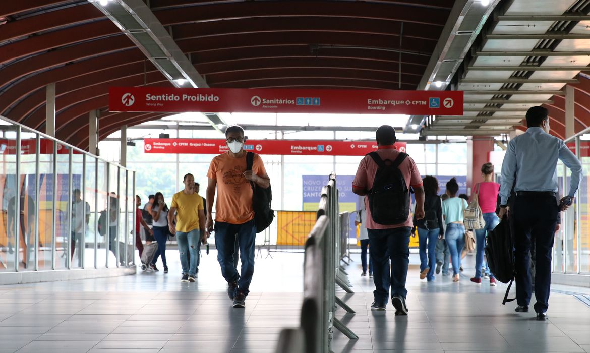 Estação Pinheiros do metrô em São Paulo, cidade com maiores índices de mortalidade por coronavírus