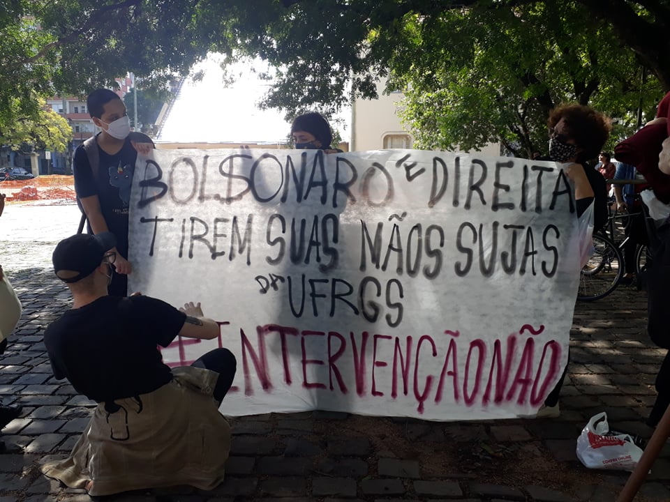 Estudantes protestam em frente à Reitoria (5)