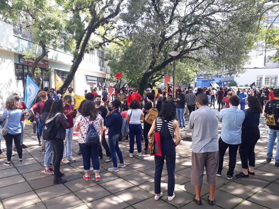 Estudantes protestam em frente à Reitoria (7)