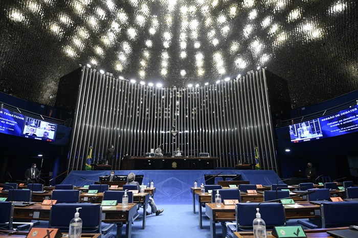 Plenário do Senado Federal durante sessão semipresencial de debates temáticos para tratar sobre os desafios econômicos, sociais e ambientais do Brasil para o período pós-pandemia. Leia-se: recursos públicos para os bancos privados