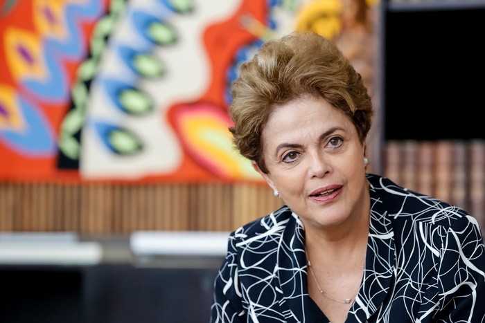 Ex-presidente Dilma Rousseff não tinha como questionar informações da diretoria da Petrobras, concluíram os conselheiros que a absolveram