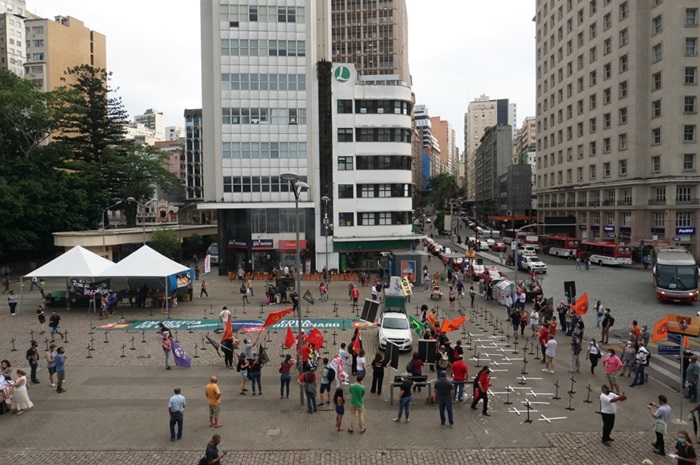 Ato em Porto Alegre pede impeachment de Bolsonaro