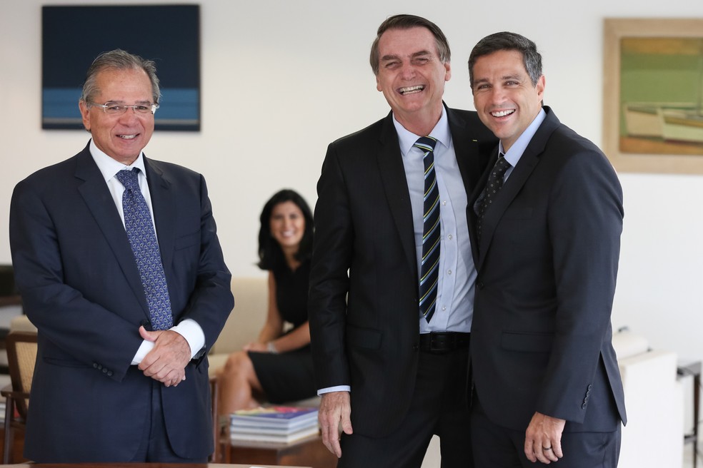 Paulo Guedes, o presidente Jair Bolsonaro e Roberto Campos Neto