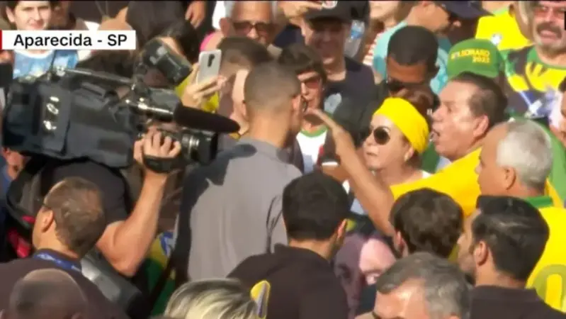 Bolsonaro é questionado pela Igreja e apoiadores tumultuam festa de Aparecida