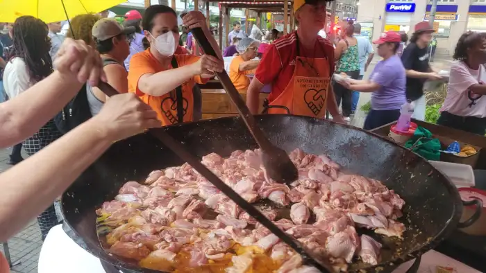 Cozinhas comunitárias fazem mutirão contra a fome em Porto Alegre_gal5