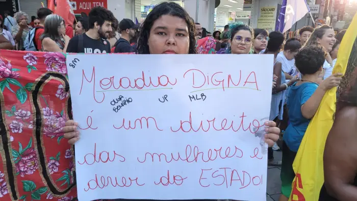 Euforia e alerta sobre feminicídios marcam mobilizações do 8M em Porto Alegre_2