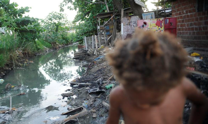 No Brasil, 14,7 milhões de estudantes não têm água e esgoto