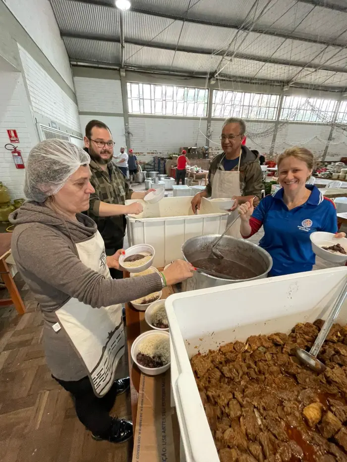 Cozinha Solidária do MST distribui alimentos a vítimas do ciclone_3