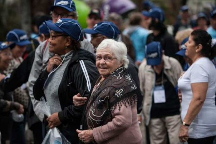 O Brasil está mais idoso e as mulheres são maioria da população