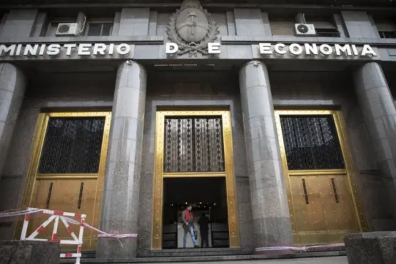 Economia argentina chega ao fundo do poço por não enfrentar o Sistema da Dívida | Foto: Martín Zabala/Xinhua
