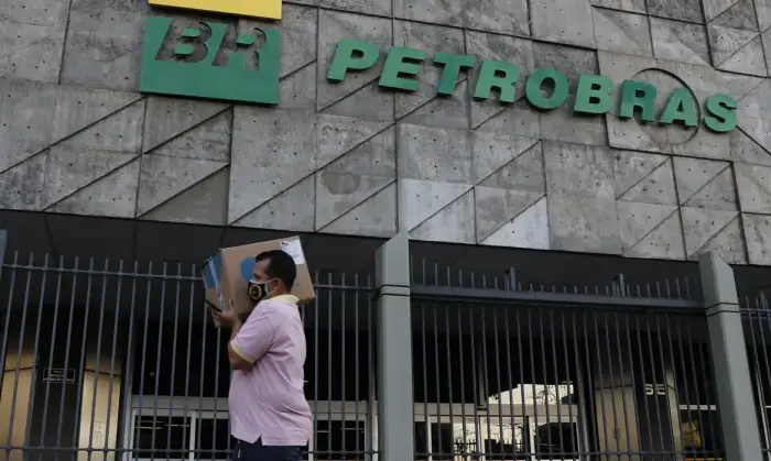Petrobras vendeu refinaria abaixo do preço aos Emirados Árabes