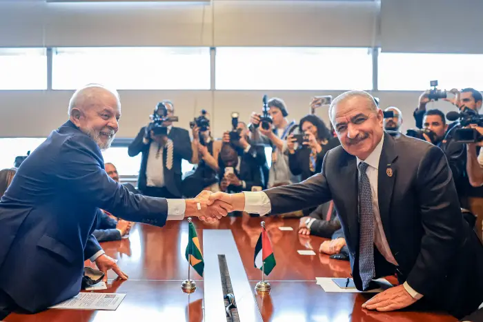 Cresce pressão para Brasil romper relações diplomáticas com Israel