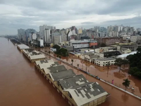 Nível dos rios não cede e mantém enchente em Porto Alegre e Região Metropolitana