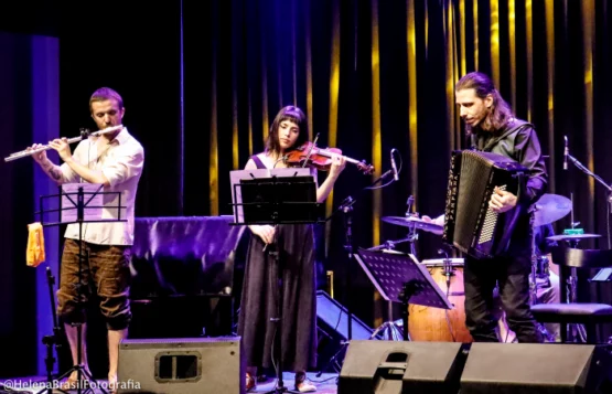 Gabriel Romano & Equilíbrio Dinâmico Trio são atração do Ecarta Musical deste sábado | Foto: Helena Brasil