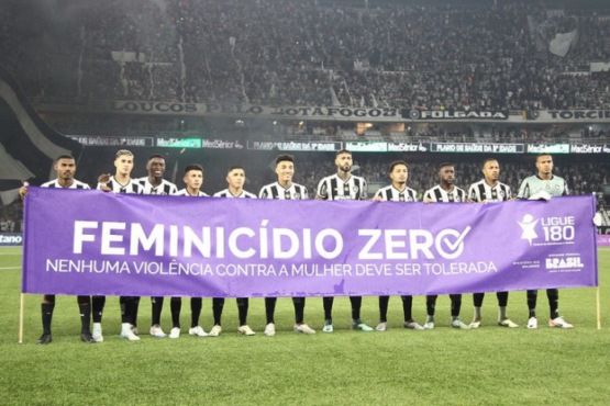 Campanha pelo Feminicídio Zero ganha força nos estádios de futebol | Foto: Vitor Silva/Botafogo/ Divulgação