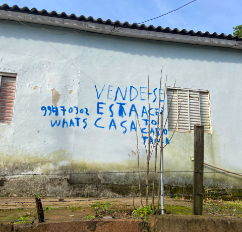 Degradação ambiental e infraestrutura precária castigam moradores do Morro do Paula