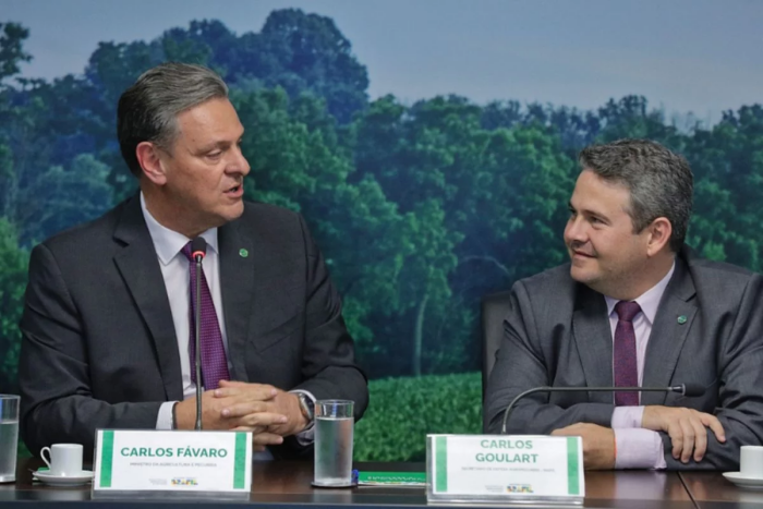 Antes de chegar na mesa, o veneno passa pelas autoridades