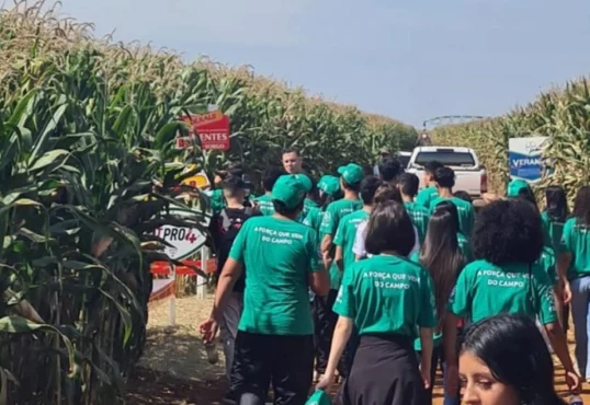 Não basta ser pop, o agro quer fazer a cabeça de estudantes e interferir nas escolas | Foto: Donme/Reprodução