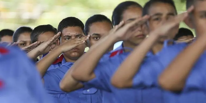 Ainda sobre a militarização das escolas públicas brasileiras