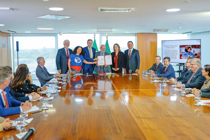 Novo marco do regulatório do EaD extingue tutor e valoriza docentes