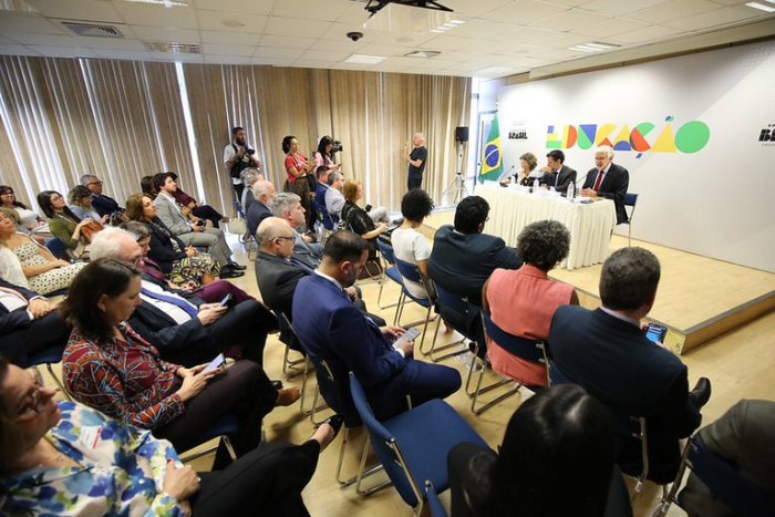 Conselhos vão pressionar MEC por mais aulas presenciais em graduações EaD