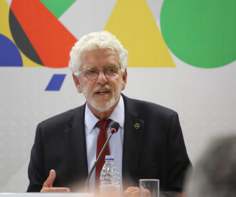 Conselhos vão pressionar MEC por mais aulas presenciais em graduações EaD