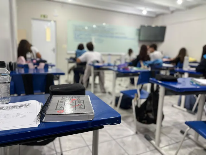 O trabalho pode ser em dupla, eu e meu celular