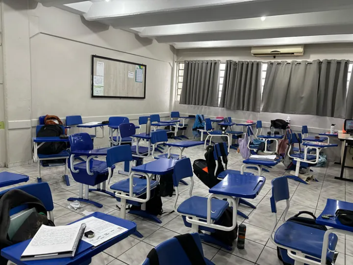 O trabalho pode ser em dupla, eu e meu celular