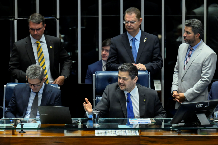 O parlamentarismo da chantagem paralisa o país