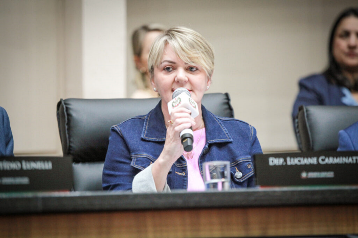 Santa Catarina registrou quase 7 mil casos de violência contra professores em 2025