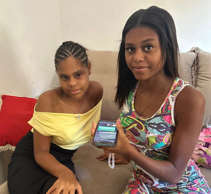 Escolas completam um ano com menos telas e mais interação