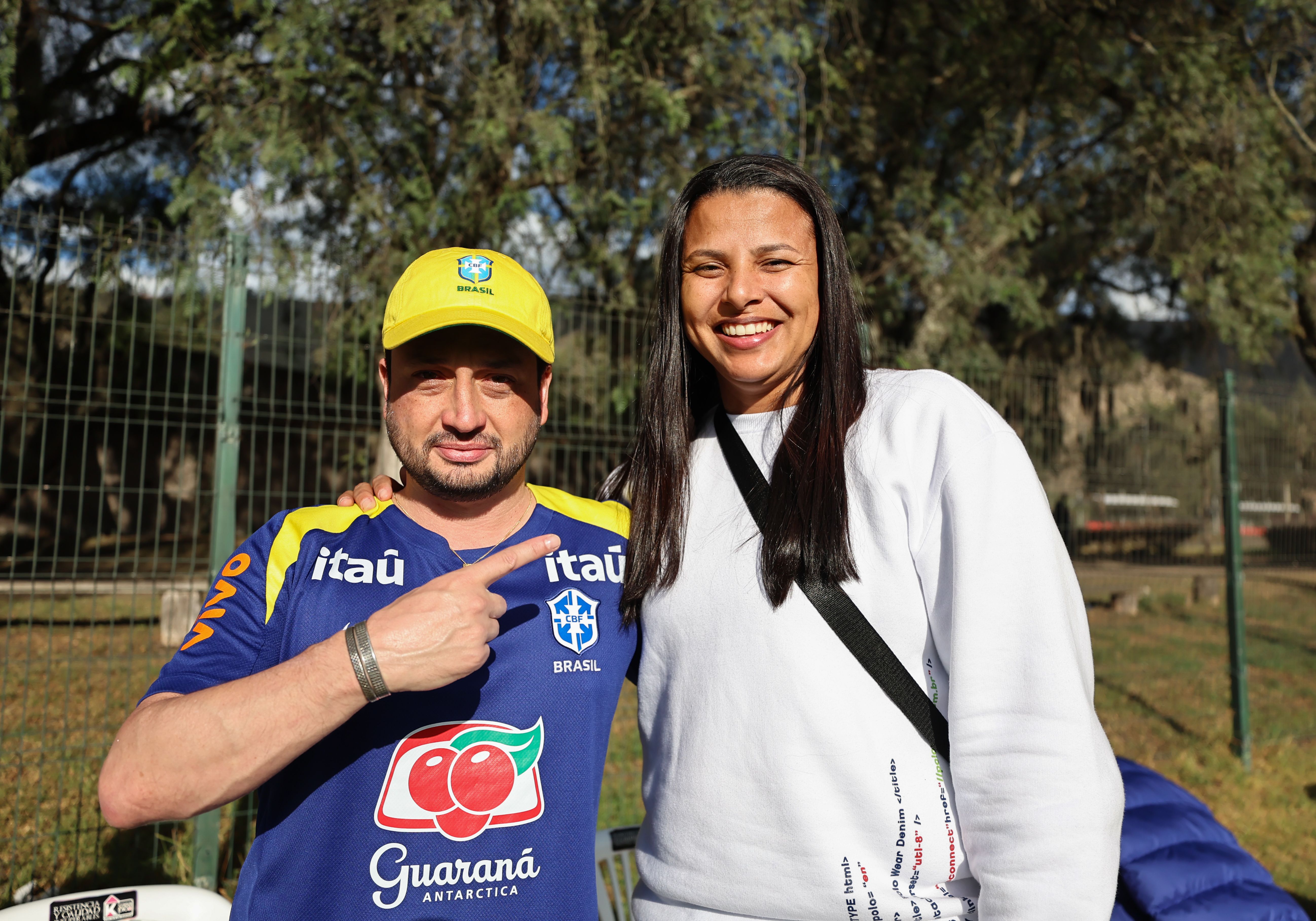 Ex-jogadoras Zizi e Pretinha visitam Seleção Brasileira antes da final da Copa América Feminina