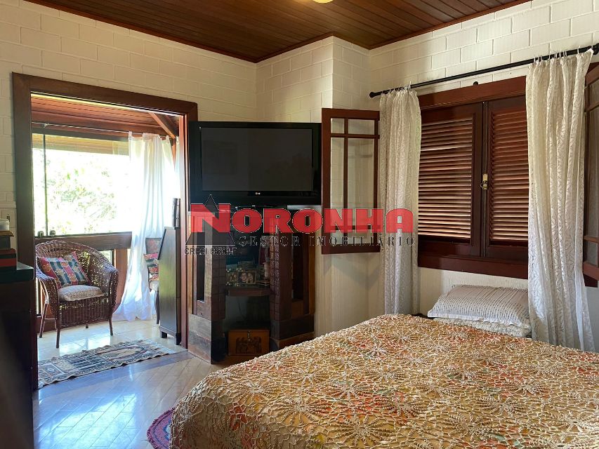 25698a64-eab0-4189-b3d2-14b1295f5332-NORONHA CASA ASSOBRADADA Alpes da Cantareira 14868 Casa à venda Alpes da Cantareira