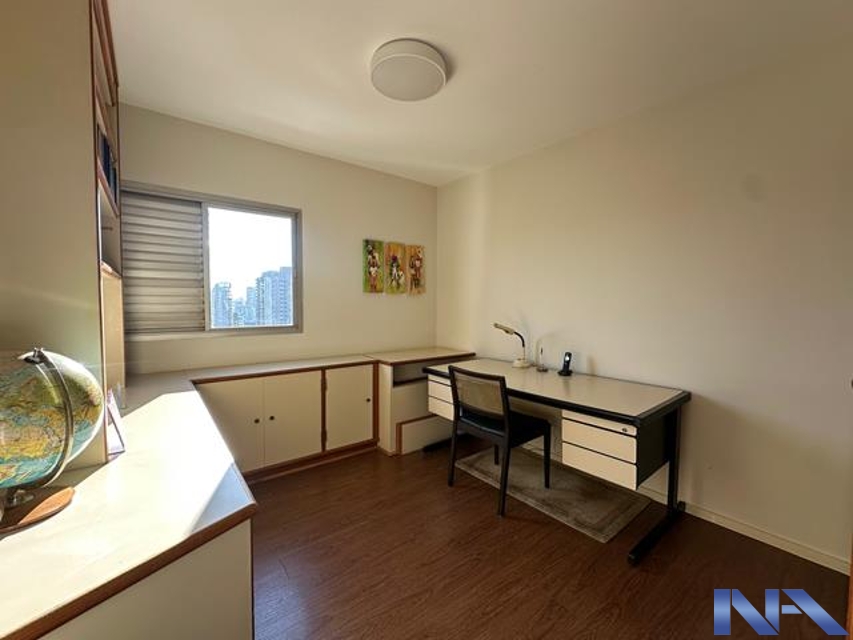 1af9557c-bf14-4b79-8096-be5556493742-IMOBILIARIA NEWTON ALVAREZ APARTAMENTO VILA CLEMENTINO 122451 APARTAMENTO AMPLO PRÓXIMO A 23 DE MAIO E GRANDES HOSPITAIS, FACULDADES, COLÉGIOS, 3 DORMITÓRIOS  COM 2 SUITES, 3 VAGAS, VISTA LIVRE, PRÉDIO COM PORTARIA 24 HORAS LAZER, PRONTO PARA USO. 
Fundada em 1969, nossa empresa é referência na compra e venda de imóveis no eixo metrô Paraíso-Jabaquara, atendendo bairros estratégicos de São Paulo. Com expertise de décadas, oferecemos soluções personalizadas e ágeis, unindo segurança e rentabilidade. Especialistas em negociações transparentes, proporcionamos as melhores oportunidades para clientes e investidores no mercado imobiliário.