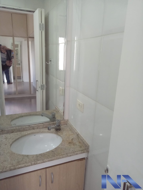 30486803-00be-43ec-919e-6a78eb1e17de-IMOBILIARIA NEWTON ALVAREZ APARTAMENTO VILA MARIANA 123966 SEMI MOBILIADO - GARAGEM  QUE CABEM 2 CARROS - LINDO APARTAMENTO - ENTRAR E MORAR. 
Fundada em 1969, nossa empresa é referência na compra e venda de imóveis no eixo metrô Paraíso-Jabaquara, atendendo bairros estratégicos de São Paulo. Com expertise de décadas, oferecemos soluções personalizadas e ágeis, unindo segurança e rentabilidade. Especialistas em negociações transparentes, proporcionamos as melhores oportunidades para clientes e investidores no mercado imobiliário.