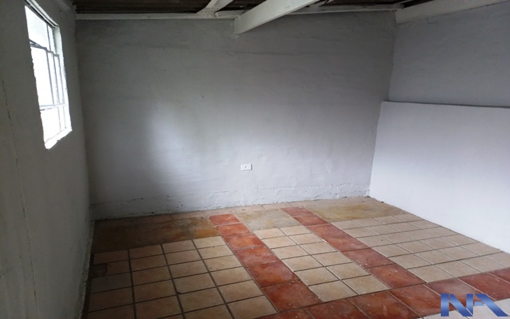 a00cae09-4d36-44de-87f0-1363d88ab801-IMOBILIARIA NEWTON ALVAREZ SOBRADO BOSQUE DA SAUDE 74160 SOBRADO RESIDENCIAL 80m²  com 1 Sala, 2 Dormitórios, 1 Banheiro na parte inferior, Cozinha, Dormitório Empregada, Entrada Lateral, Quintal, sem garagem .

Fundada em 1969, nossa empresa é referência na compra e venda de imóveis no eixo metrô Paraíso-Jabaquara, atendendo bairros estratégicos de São Paulo. Com expertise de décadas, oferecemos soluções personalizadas e ágeis, unindo segurança e rentabilidade. Especialistas em negociações transparentes, proporcionamos as melhores oportunidades para clientes e investidores no mercado imobiliário.
