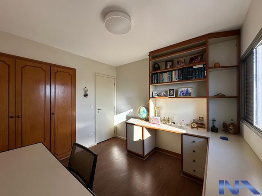 b174be3b-8964-4f02-bf5a-d76e42b4bef5-IMOBILIARIA NEWTON ALVAREZ APARTAMENTO VILA CLEMENTINO 122452 APARTAMENTO AMPLO PRÓXIMO A 23 DE MAIO E GRANDES HOSPITAIS, FACULDADES, COLÉGIOS, 3 DORMITÓRIOS  COM 2 SUITES, 3 VAGAS, VISTA LIVRE, PRÉDIO COM PORTARIA 24 HORAS LAZER, PRONTO PARA USO. 
Fundada em 1969, nossa empresa é referência na compra e venda de imóveis no eixo metrô Paraíso-Jabaquara, atendendo bairros estratégicos de São Paulo. Com expertise de décadas, oferecemos soluções personalizadas e ágeis, unindo segurança e rentabilidade. Especialistas em negociações transparentes, proporcionamos as melhores oportunidades para clientes e investidores no mercado imobiliário.