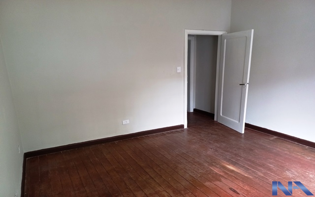 ca247035-8718-47ab-9a61-b6e3a717ad14-IMOBILIARIA NEWTON ALVAREZ SOBRADO BOSQUE DA SAUDE 74144 SOBRADO RESIDENCIAL 80m²  com 1 Sala, 2 Dormitórios, 1 Banheiro na parte inferior, Cozinha, Dormitório Empregada, Entrada Lateral, Quintal, sem garagem .

Fundada em 1969, nossa empresa é referência na compra e venda de imóveis no eixo metrô Paraíso-Jabaquara, atendendo bairros estratégicos de São Paulo. Com expertise de décadas, oferecemos soluções personalizadas e ágeis, unindo segurança e rentabilidade. Especialistas em negociações transparentes, proporcionamos as melhores oportunidades para clientes e investidores no mercado imobiliário.
