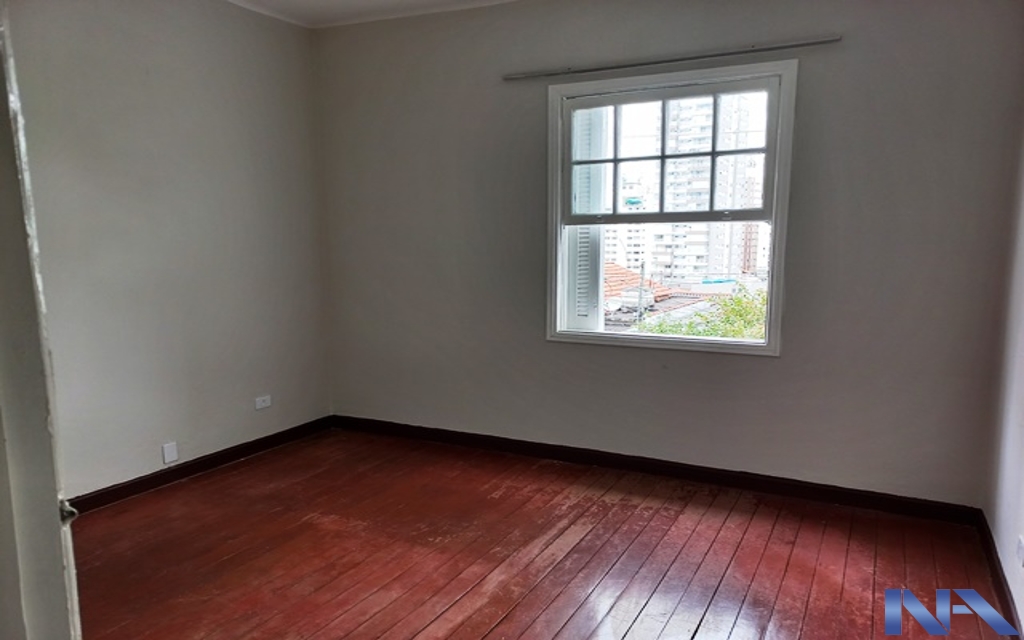dc19c818-04fa-41f5-9656-7781eb8c905f-IMOBILIARIA NEWTON ALVAREZ SOBRADO BOSQUE DA SAUDE 74147 SOBRADO RESIDENCIAL 80m²  com 1 Sala, 2 Dormitórios, 1 Banheiro na parte inferior, Cozinha, Dormitório Empregada, Entrada Lateral, Quintal, sem garagem .

Fundada em 1969, nossa empresa é referência na compra e venda de imóveis no eixo metrô Paraíso-Jabaquara, atendendo bairros estratégicos de São Paulo. Com expertise de décadas, oferecemos soluções personalizadas e ágeis, unindo segurança e rentabilidade. Especialistas em negociações transparentes, proporcionamos as melhores oportunidades para clientes e investidores no mercado imobiliário.
