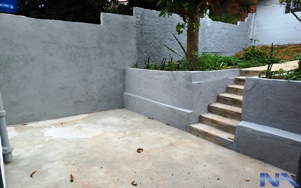 e7c126a4-b625-4d38-b621-8a7ced4e2f4d-IMOBILIARIA NEWTON ALVAREZ SOBRADO BOSQUE DA SAUDE 74152 SOBRADO RESIDENCIAL 80m²  com 1 Sala, 2 Dormitórios, 1 Banheiro na parte inferior, Cozinha, Dormitório Empregada, Entrada Lateral, Quintal, sem garagem .

Fundada em 1969, nossa empresa é referência na compra e venda de imóveis no eixo metrô Paraíso-Jabaquara, atendendo bairros estratégicos de São Paulo. Com expertise de décadas, oferecemos soluções personalizadas e ágeis, unindo segurança e rentabilidade. Especialistas em negociações transparentes, proporcionamos as melhores oportunidades para clientes e investidores no mercado imobiliário.

