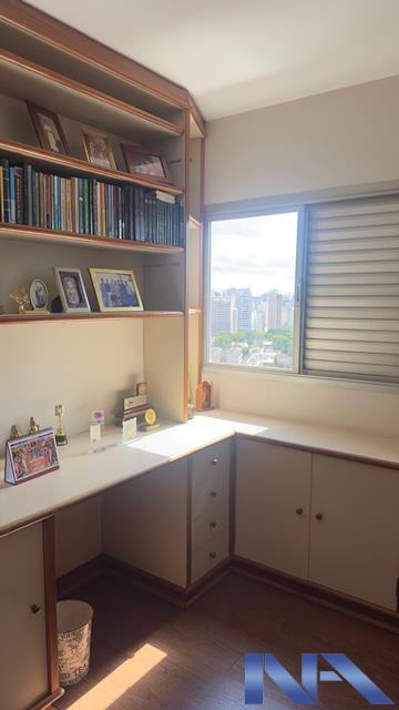 ff8b1d42-daac-4f3c-9f22-4d3835c87c90-IMOBILIARIA NEWTON ALVAREZ APARTAMENTO VILA CLEMENTINO 122454 APARTAMENTO AMPLO PRÓXIMO A 23 DE MAIO E GRANDES HOSPITAIS, FACULDADES, COLÉGIOS, 3 DORMITÓRIOS  COM 2 SUITES, 3 VAGAS, VISTA LIVRE, PRÉDIO COM PORTARIA 24 HORAS LAZER, PRONTO PARA USO. 
Fundada em 1969, nossa empresa é referência na compra e venda de imóveis no eixo metrô Paraíso-Jabaquara, atendendo bairros estratégicos de São Paulo. Com expertise de décadas, oferecemos soluções personalizadas e ágeis, unindo segurança e rentabilidade. Especialistas em negociações transparentes, proporcionamos as melhores oportunidades para clientes e investidores no mercado imobiliário.