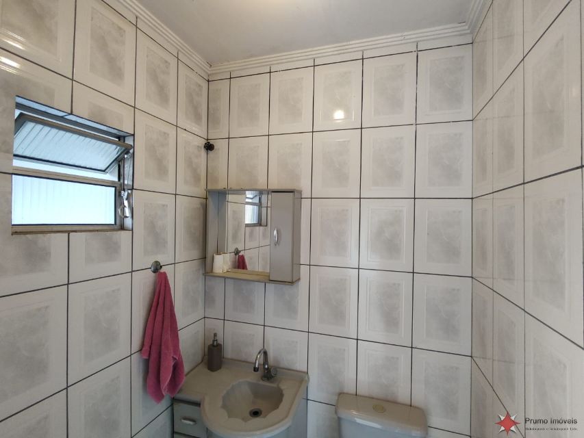 13ea5ee2-0386-4e04-b0fb-d8be1132c166-PRUMO IMOVEIS CASA Vila Antonieta 35736 CASA TÉRREA COM AMPLO ESPAÇO, COM 03 DORMITÓRIOS COM GUARDA-ROUPAS EMBUTIDOS, SALA DE ESTAR, SALA DE JANTAR, COZINHA PLANEJADA, BANHEIROS, ÁREA DE SERVIÇO, QUARTO DE DESPENSA, TERRAÇO GOURMET, QUINTAL, ENTRADAS INDEPENDENTES, E 02 VAGAS COBERTA P/ AUTOS. 

TERRENO MEDINDO 8 MTS DE FRENTE, POR 27 MTS DE FUNDO, ENCERRANDO ÁREA TOTAL DE TERRENO EM 216 MTS.

LOCALIZAÇÃO PRIVILEGIADA, À 02 QUADRAS DA AV. INCONFIDÊNCIA MINEIRA, E À 01 QUADRA DA AV. NACIONALISTA. FARTO COMÉRCIO AO REDOR - BANCOS, PADARIA, AÇOUGUE, SUPEMERCADO, POSTO DE COMBUSTIVÉL, POSTO DE SAÚDE, FARMÁCIA, RESTAURANTES, PIZZARIA, ETC...

ACESSIVÉL AO TRANSPORTE PÚBLICO - PRÓXIMO DO PONTO DE ÔNIBUS. 

AGENDE SUA VISITA E NÃO PERCA ESTA OPORTUNIDADE. 

