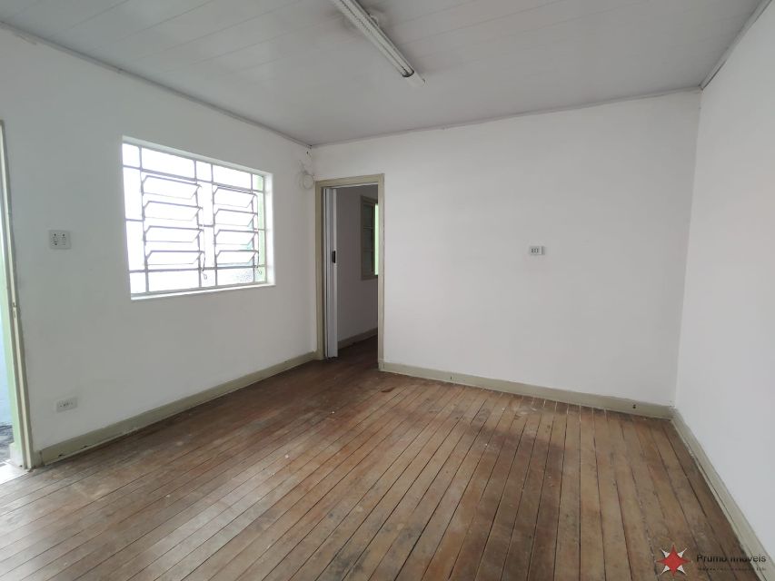 23695ee8-6398-4434-a627-cb90fa09c5ce-PRUMO IMOVEIS CASA Jardim Textil 34384 CASA TÉRREA COM 02 DORMITÓRIOS, SALA DE ESTAR, SALA DE JANTAR, COZINHA, BANHEIRO SOCIAL, ÁREA DE SERVIÇO, SALÃO C/ BANHEIRO, SOTÃO, E 05 VAGAS P/ AUTOS. TERRENO MEDINDO 9 MTS DE FRENTE, 50 MTS DE FUNDO, FECHANDO EM 3,5 MTS, TOPOGRAFIA EM PEQUENO DECLIVÉ. 

LOCALIZADO EM FRENTE AO 58º DISTRITO POLICIAL, PRÓXIMO DA AV. DRº EDUARDO COTCHING, AV. GUILHERME GIORGI. RICO EM TRANSPORTE PÚBLICO - À 20 MINUTOS DA ESTAÇÃO CARRÃO E TATUAPÉ DO METRÔ.

ACESSIVÉL AO COMÉRCIO LOCAL - PADARIA, FARMÁCIA, SUPERMERCADO, MAGAZINES, HOSPITAIS, POSTOS DE COMBUSTIVÉL, HORTI-FRUT, ETC...

GARANTIA: SEGURO FIANÇA OU FIADOR.

