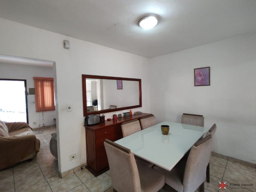 2edf3eb9-6556-4128-8161-937a6fbf34f1-PRUMO IMOVEIS CASA Vila Antonieta 35761 CASA TÉRREA COM AMPLO ESPAÇO, COM 03 DORMITÓRIOS COM GUARDA-ROUPAS EMBUTIDOS, SALA DE ESTAR, SALA DE JANTAR, COZINHA PLANEJADA, BANHEIROS, ÁREA DE SERVIÇO, QUARTO DE DESPENSA, TERRAÇO GOURMET, QUINTAL, ENTRADAS INDEPENDENTES, E 02 VAGAS COBERTA P/ AUTOS. 

TERRENO MEDINDO 8 MTS DE FRENTE, POR 27 MTS DE FUNDO, ENCERRANDO ÁREA TOTAL DE TERRENO EM 216 MTS.

LOCALIZAÇÃO PRIVILEGIADA, À 02 QUADRAS DA AV. INCONFIDÊNCIA MINEIRA, E À 01 QUADRA DA AV. NACIONALISTA. FARTO COMÉRCIO AO REDOR - BANCOS, PADARIA, AÇOUGUE, SUPEMERCADO, POSTO DE COMBUSTIVÉL, POSTO DE SAÚDE, FARMÁCIA, RESTAURANTES, PIZZARIA, ETC...

ACESSIVÉL AO TRANSPORTE PÚBLICO - PRÓXIMO DO PONTO DE ÔNIBUS. 

AGENDE SUA VISITA E NÃO PERCA ESTA OPORTUNIDADE. 

