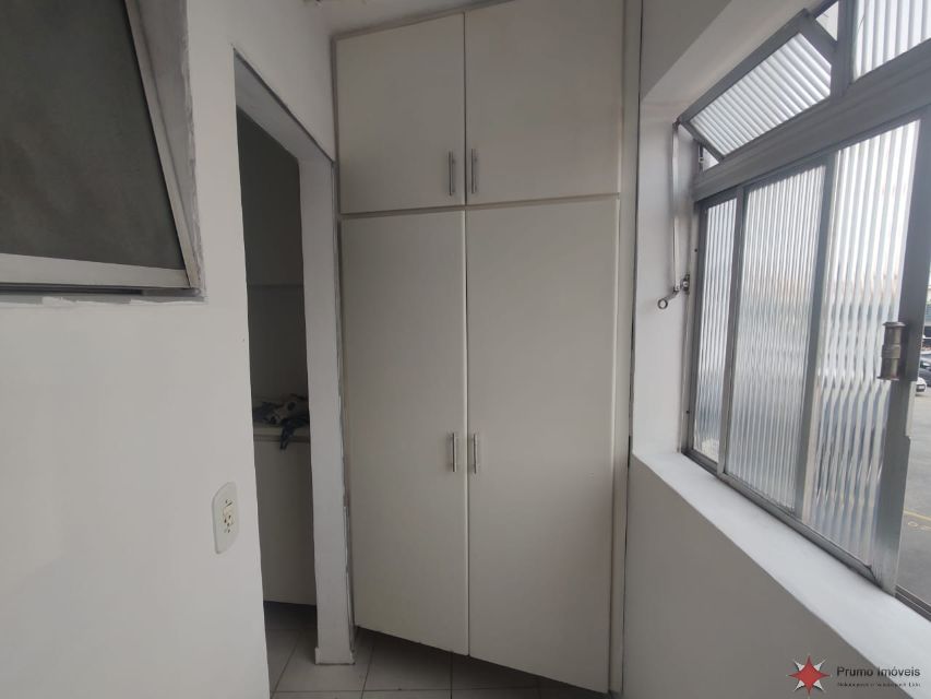 64eafa12-a387-43da-8ce5-403c1c1f407b-PRUMO IMOVEIS APARTAMENTO Agua Rasa 36246 APTO CONSERVADO COM 56 MTS, COM 02 DORMITÓRIOS, SALA AMPLIADA P/ DOIS AMBIENTES, COZINHA PLANEJADA, ÁREA DE SERVIÇO C/ ARMÁRIOS, BANHEIRO SOCIAL, VAGA P/ 01 AUTO. ACABAMENTO EM PISO CERÂMICO, JANELAS EM ALUMINÍO BRILHANTE, PORTAS EM MADEIRA, BOX DE VIDRO.

ACEITA FINANCIAMENTO BANCÁRIO. DOC REGULAR. 

CONDOMINÍO E INFRA-ESTRUTURA COMPLETA (PISCINAS, PLAYGROUND, BICICLETÁRIO, QUADRA-POLIESPORTIVA, ACADÊMIA, MERCADO 24 HRS, PORTARIA, ELEVADOR DE SERVIÇO E SOCIAL). PRÉDIO C/ GERADOR E POÇO ARTESIANO. 

LOCALIZAÇÃO DIFERENCIADA, PRÓXIMO DA FUTURA ESTAÇÃO SANTA CLARA DO METRÔ, SITUADO AO REDOR DA AV. SAPOPEMBA (ALTURA DO Nº 1101), AV. REGENTE FEIJÓ, À 04 QUADRAS DA AV. SALIM FARAH MALUF.

RICO EM COMÉRCIO - PADARIA, FARMÁCIA, POSTO DE COMBUSTIVÉL, HOSPITAL, SUPERMERCADO, ETC...

FARTA CONDUÇÃO - Á 02 QUADRAS DO PONTO DE ÔNIBUS - ACESSIVÉL VÁRIAS LINHAS DE ÔNIBUS E LOTAÇÃO. 