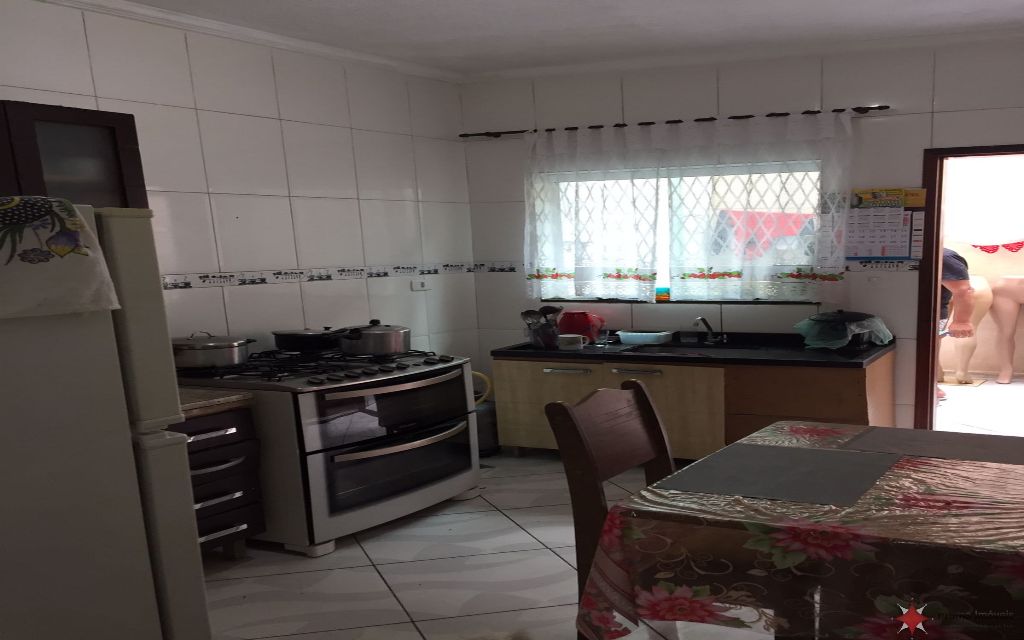 806a15ed-97ff-48ea-9e6d-fd3634cd1407-PRUMO IMOVEIS SOBRADO Chacara Belenzinho 19588 SOBRADO COM 02 DORMS, SENDO 02 SUÍTES, SALA AMPLA, COZINHA,  01 W.C, 01 ÁREA DE SERVIÇO E GARAGEM PARA 02 AUTOS. 

POSSUI ARMARIOS PLANEJADOS NA COZINHA E GUARDA-ROUPA EMBUTIDOS NOS DORMI´TORIOS. 

IMÓVEL SITUADO PROX. AV. ANTONIO MANOGRASSO E PARALELA DA AV. JOÃO XXIII. 